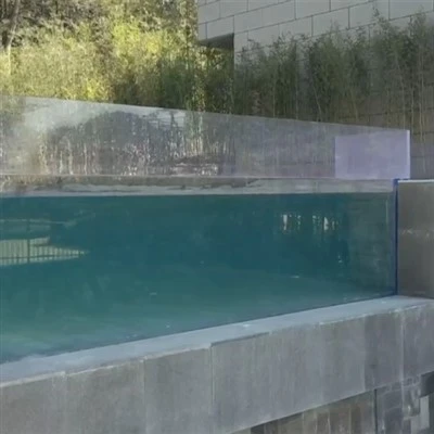 Hot Tub Trasparenti
